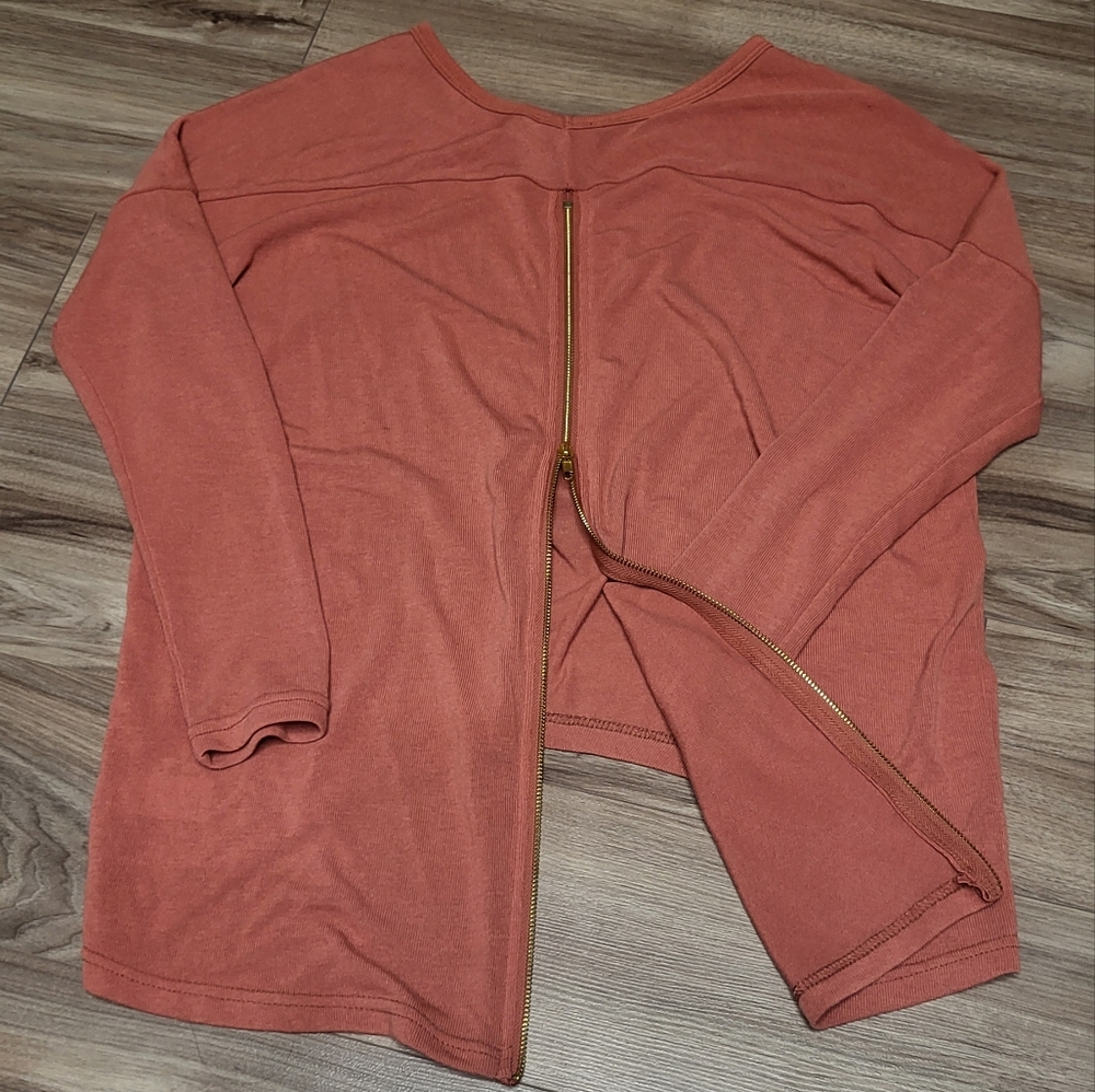 Lulu's high low top - Picture 4 of 5